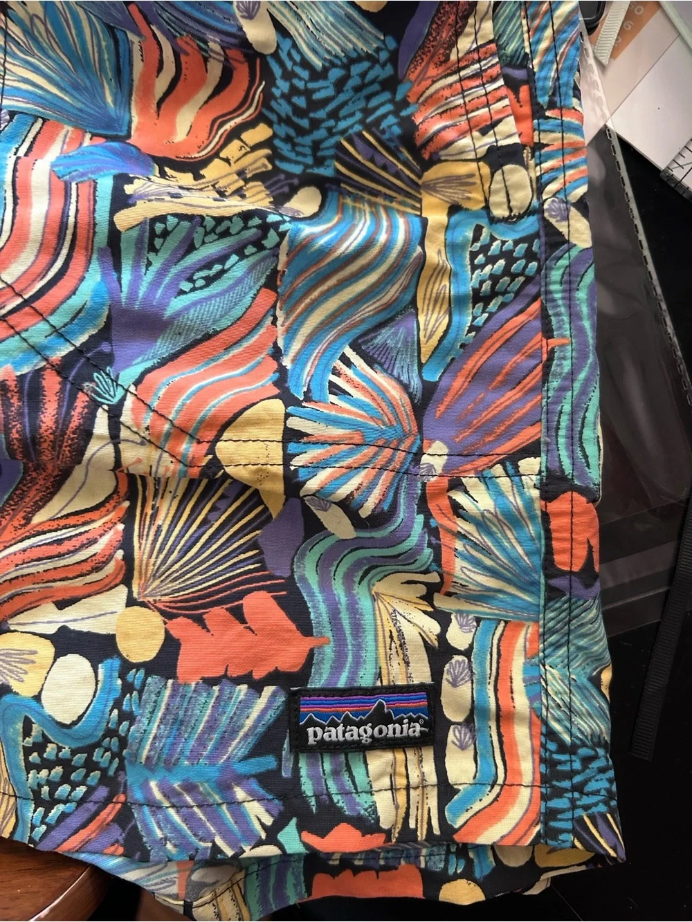 Patagonia kids XL 14 Baggies Shorts Colorful Abstract Print Outdoor